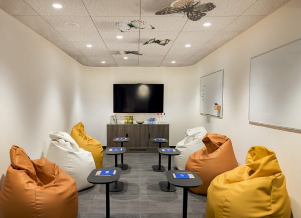 FirstName Bordeaux Jdv by Hyatt, Hôtel 4*, France